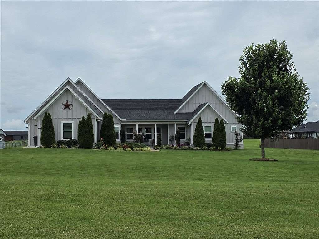 2 Acres of Land with Home for Sale in Prairie Grove, Arkansas