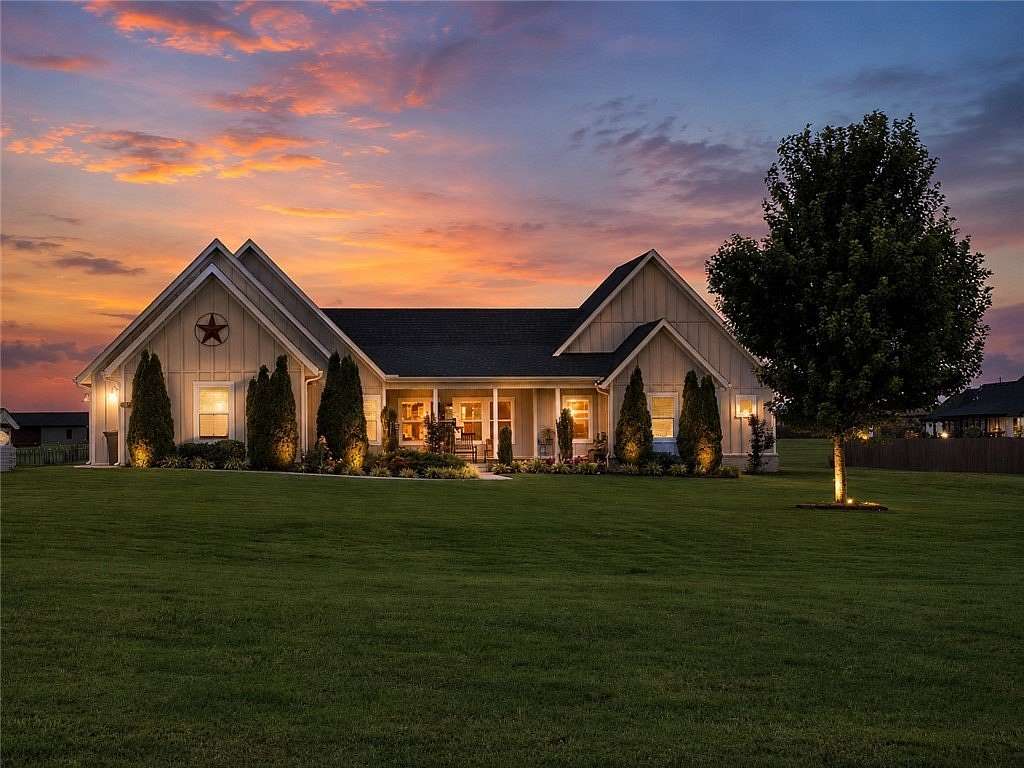 2 Acres of Land with Home for Sale in Prairie Grove, Arkansas