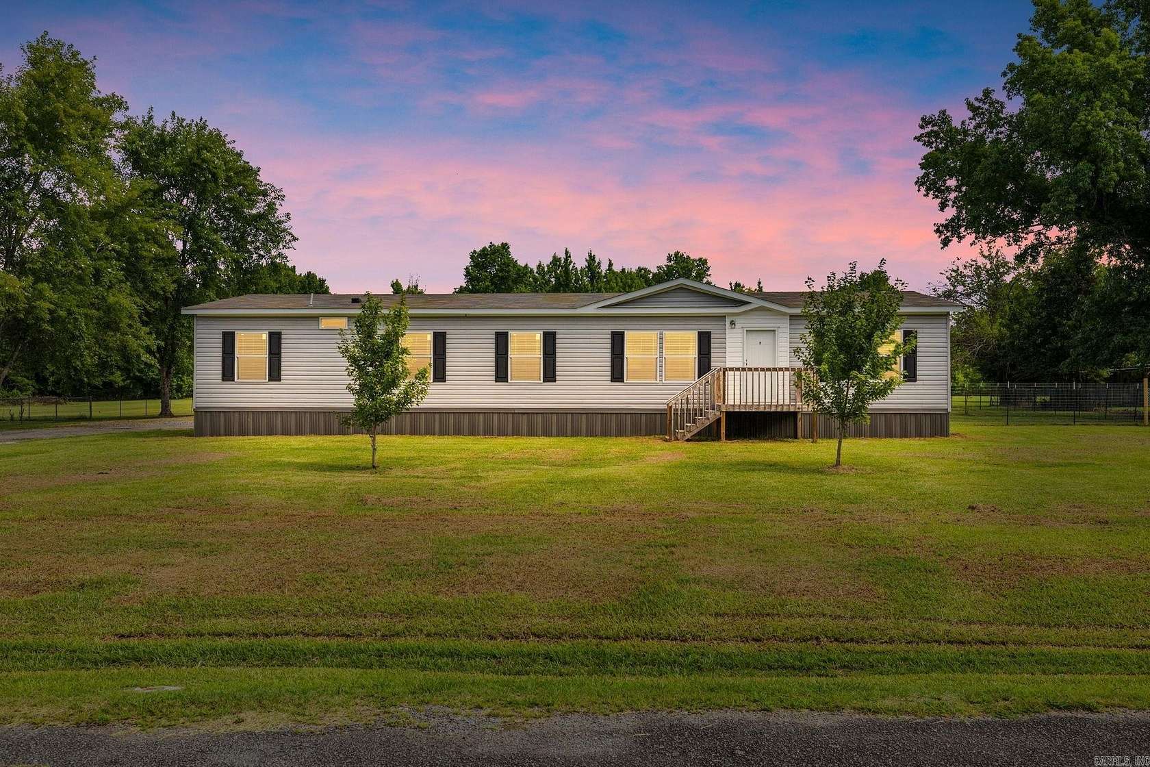 1.76 Acres of Land with Home for Sale in Jacksonville, Arkansas