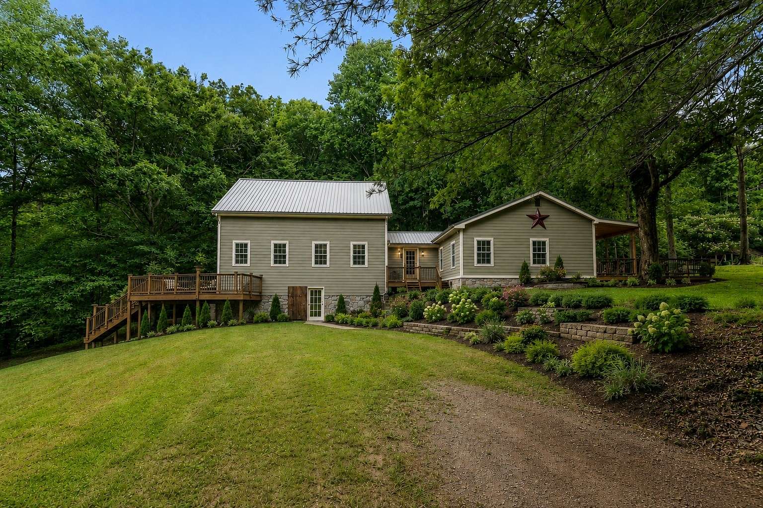 11.3 Acres of Land with Home for Sale in Franklin, Tennessee