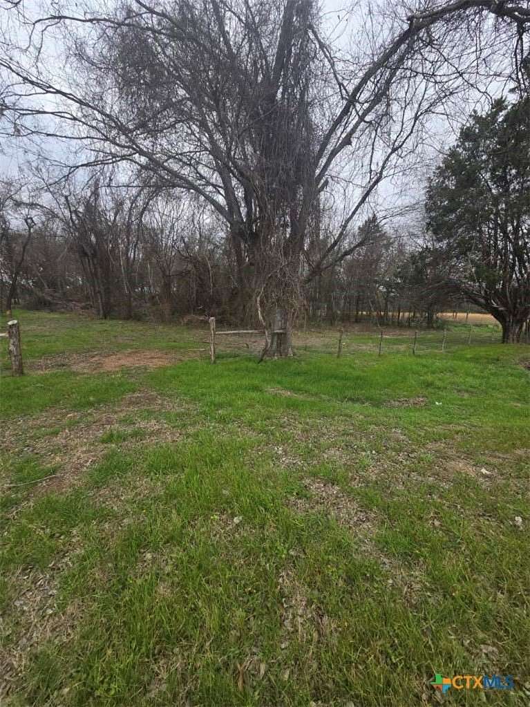 1 Acre of Residential Land for Sale in Fairfield, Texas