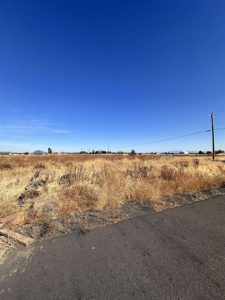 10 Acres of Commercial Land for Sale in Medical Lake, Washington
