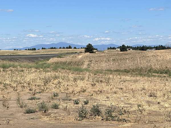 10 Acres of Commercial Land for Sale in Medical Lake, Washington