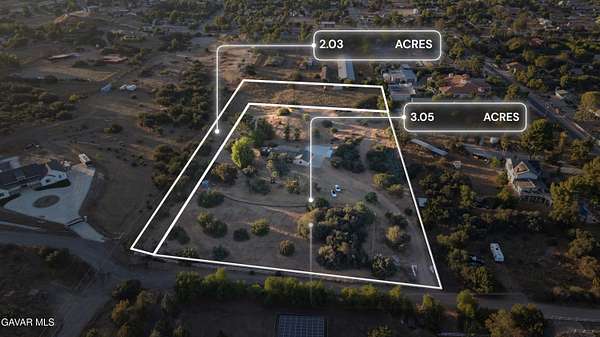 2 Acres of Land for Sale in Agua Dulce, California