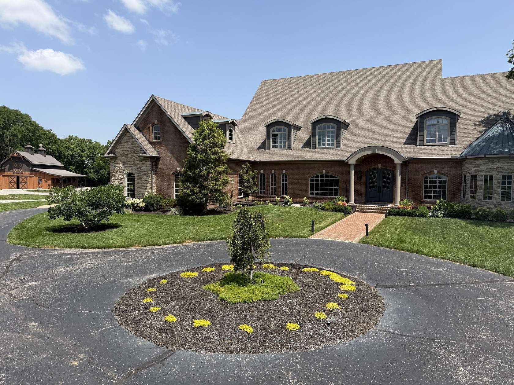 10 Acres of Land with Home for Sale in Lexington, Kentucky