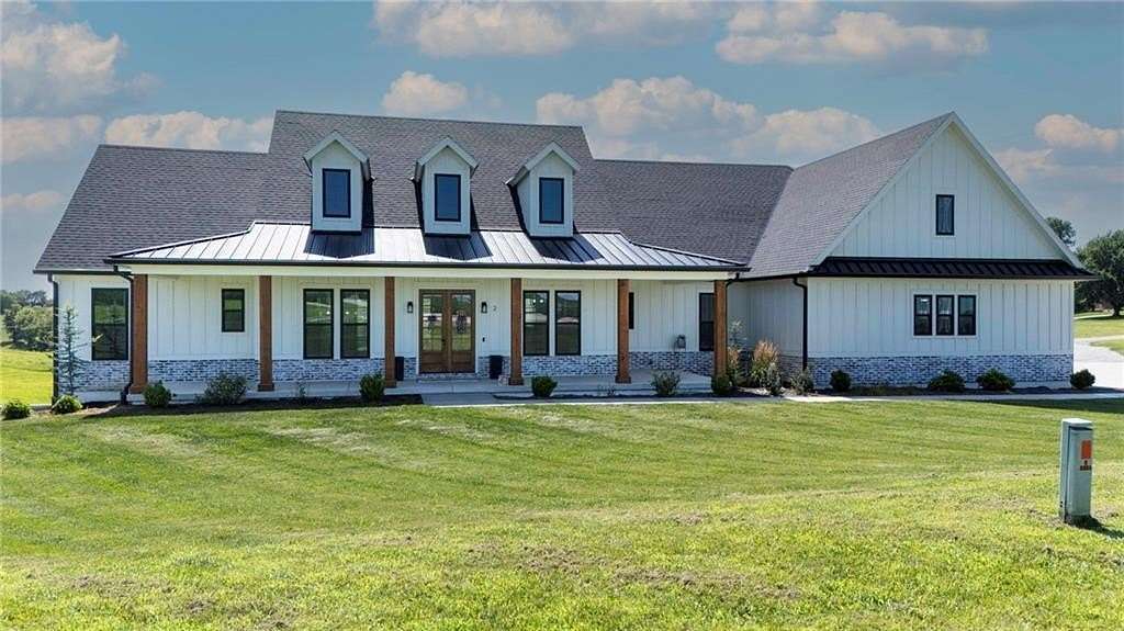 1.83 Acres of Land with Home for Sale in St. Joseph, Missouri