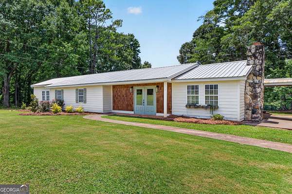 30.7 Acres of Land with Home for Sale in Concord, Georgia