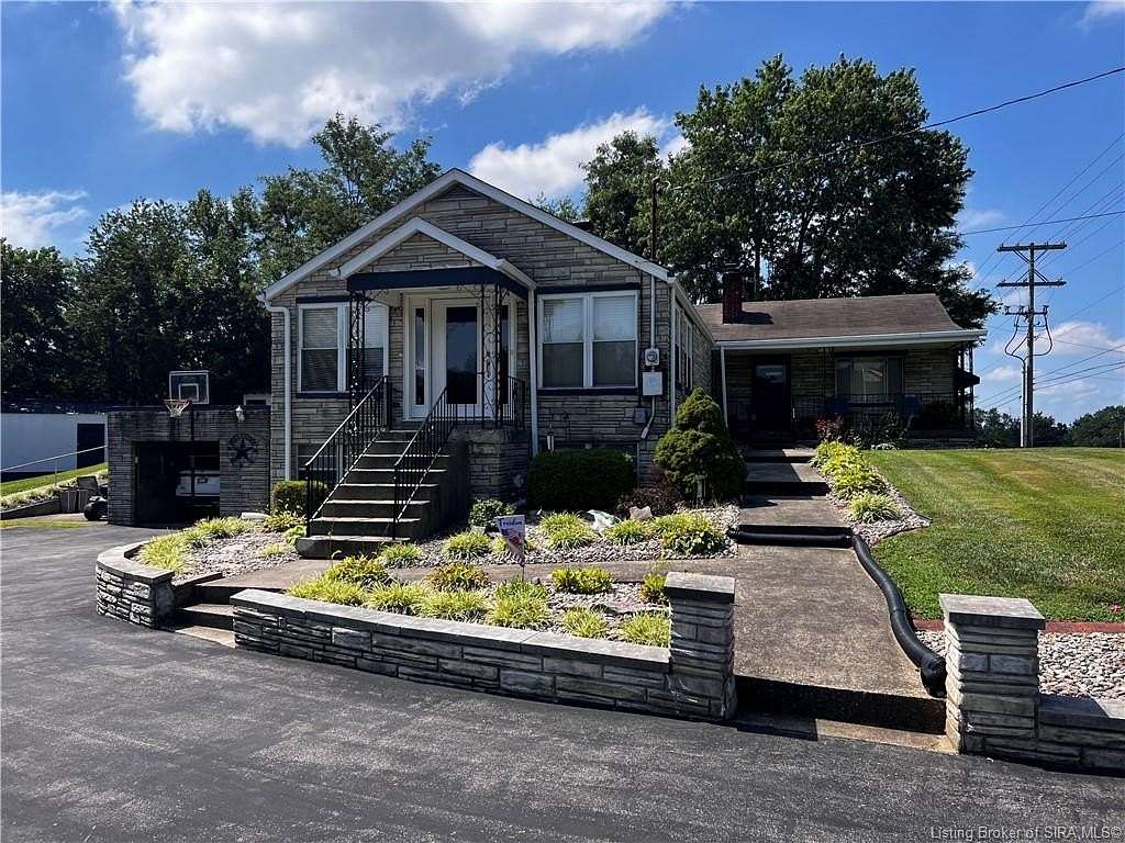 3.3 Acres of Land with Home for Sale in New Albany, Indiana