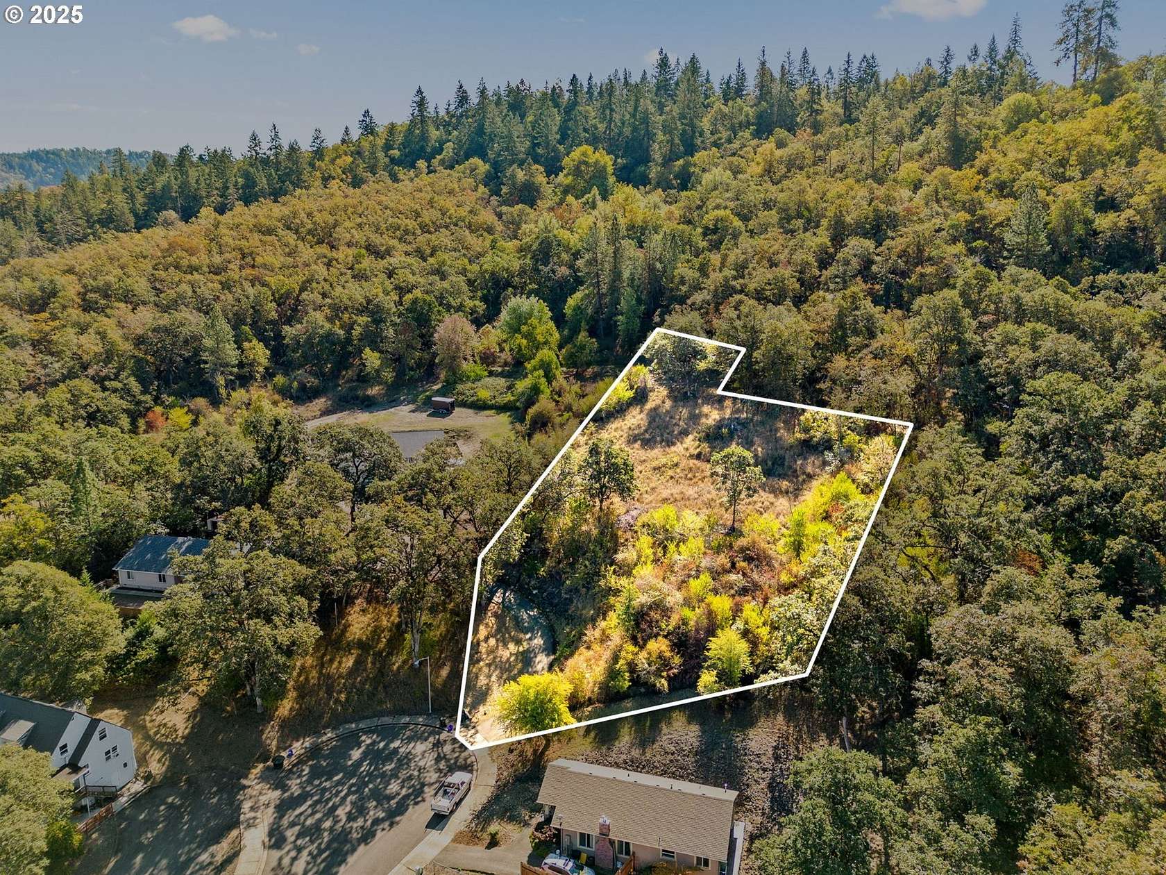 0.89 Acres of Residential Land for Sale in Roseburg, Oregon