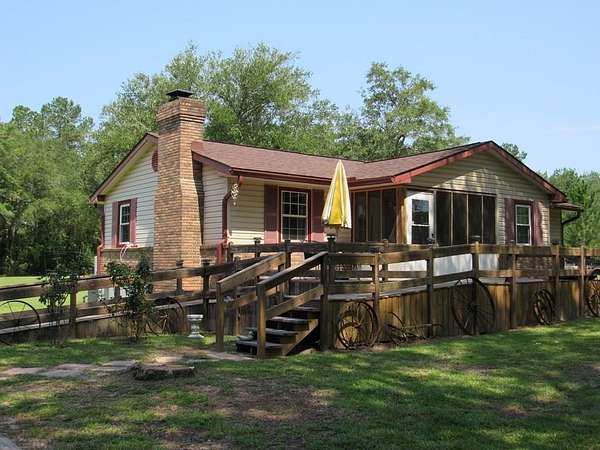 2.5 Acres of Land with Home for Sale in Albany, Georgia