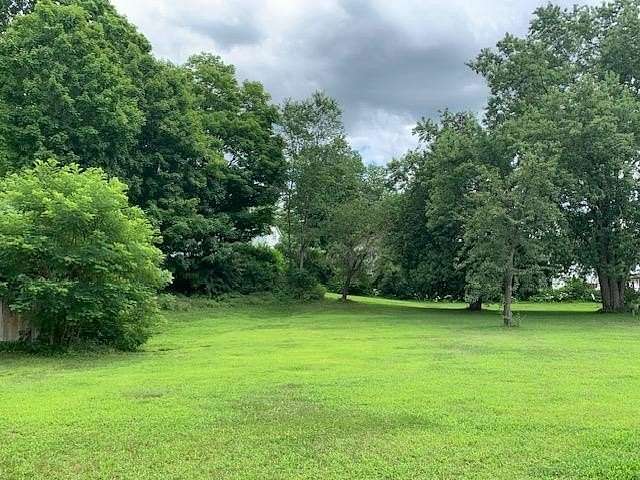 0.52 Acres of Mixed-Use Land for Sale in Royalton, Vermont