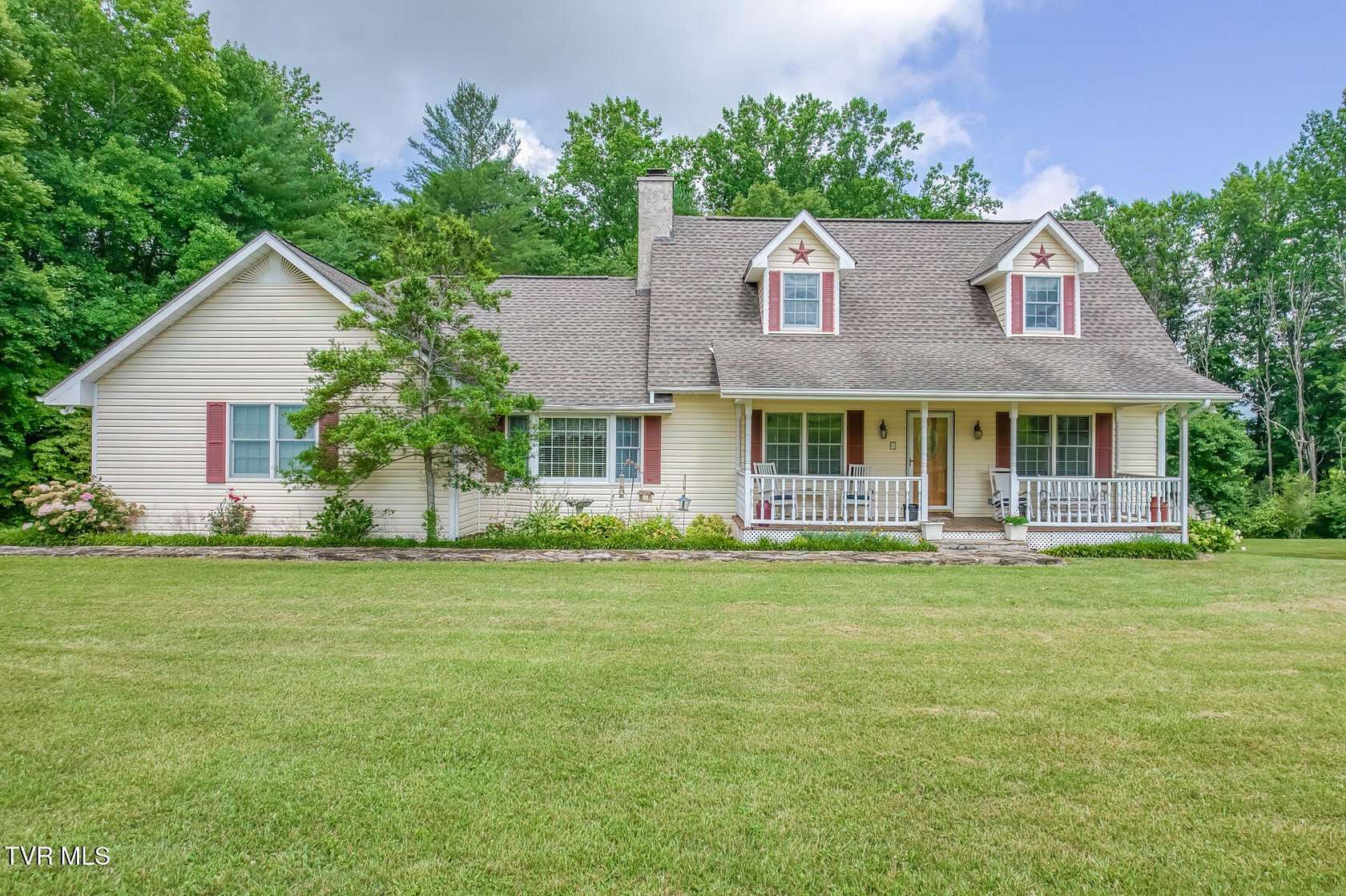 10.3 Acres of Land with Home for Sale in Shady Valley, Tennessee