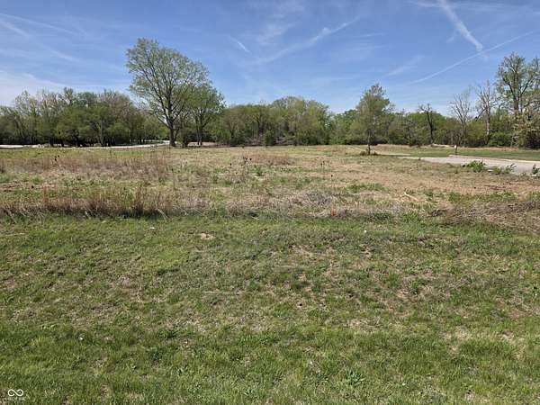1 Acre of Residential Land for Sale in Shelbyville, Indiana
