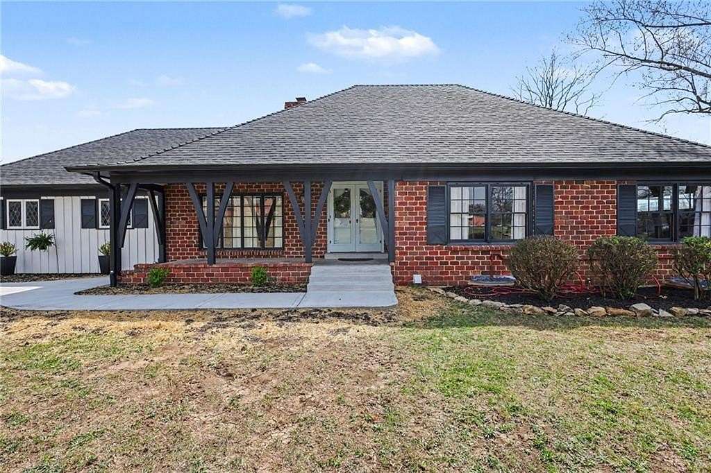 2.3 Acres of Land with Home for Sale in Kansas City, Missouri