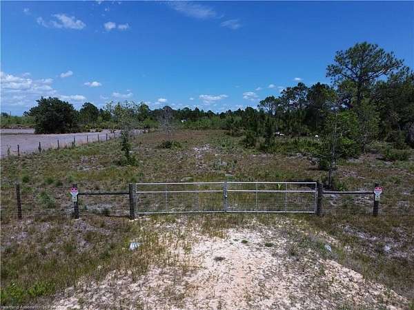 1.1 Acres of Residential Land for Sale in Lorida, Florida