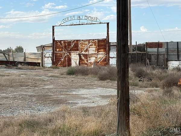 2.62 Acres of Residential Land for Sale in Delano, California