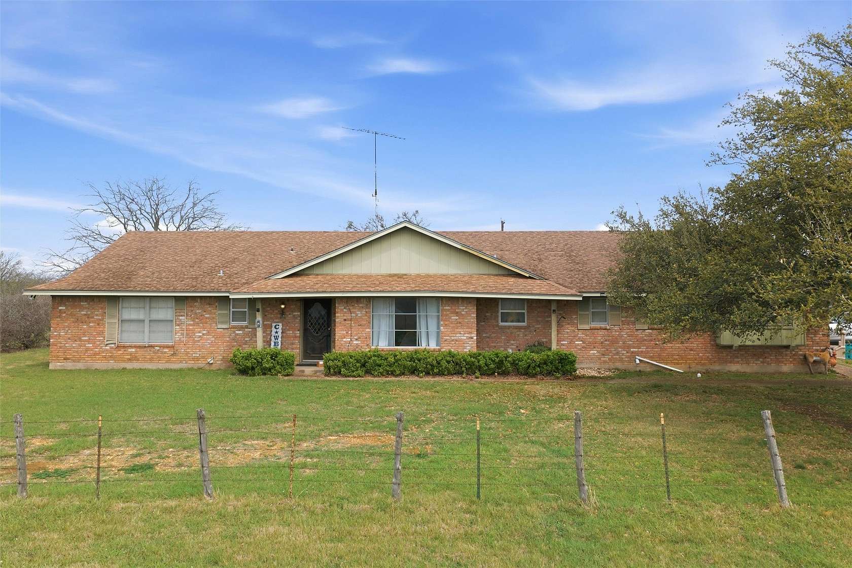 41.3 Acres of Agricultural Land with Home for Sale in Moody, Texas