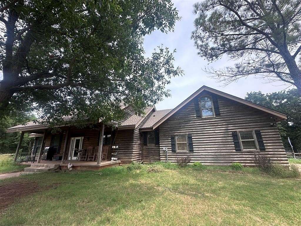 16.6 Acres of Land with Home for Sale in Arcadia, Oklahoma