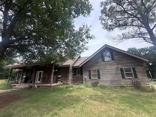 16.6 Acres of Land with Home for Sale in Arcadia, Oklahoma