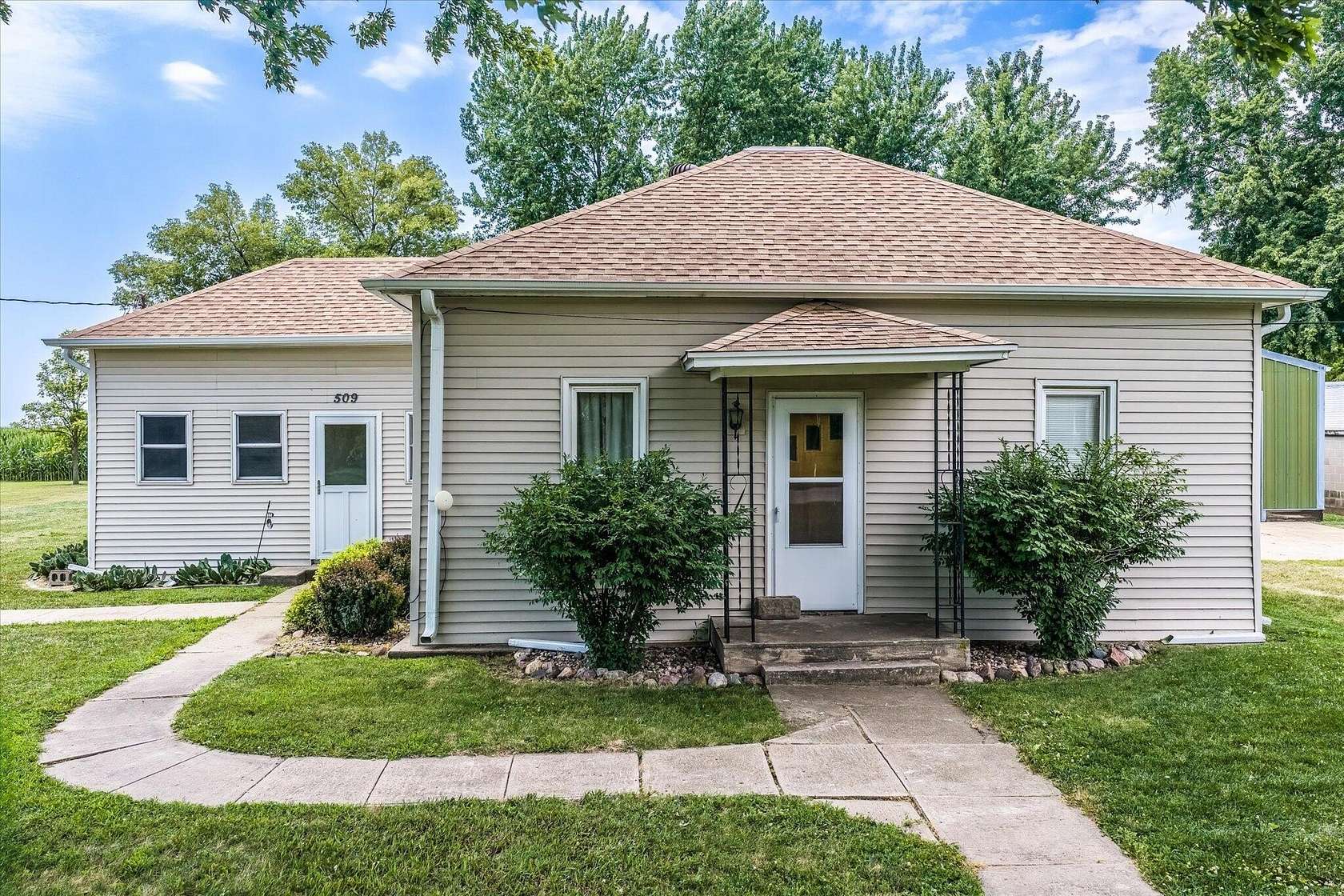 6.4 Acres of Land with Home for Sale in Modale, Iowa