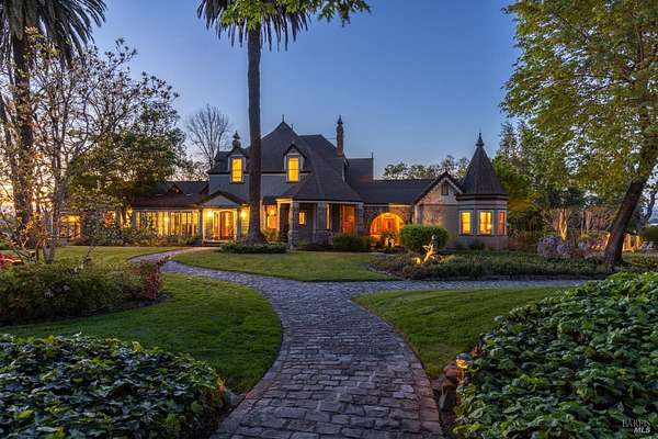 17.5 Acres of Land with Home for Sale in Windsor, California