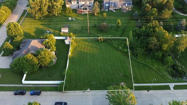 0.34 Acres of Residential Land for Sale in Cedar Falls, Iowa