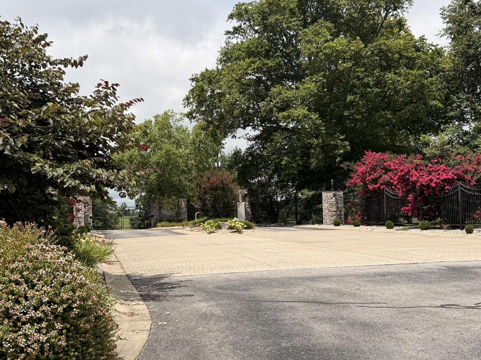 1 Acre of Residential Land for Sale in Russell Springs, Kentucky