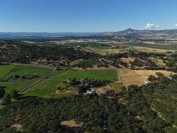 6 Acres of Residential Land for Sale in Medford, Oregon