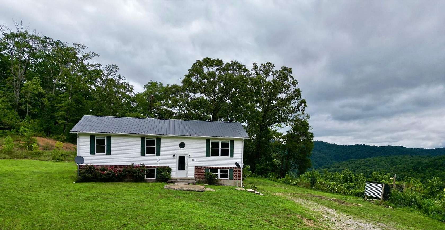 4 Acres of Land with Home for Sale in Beattyville, Kentucky