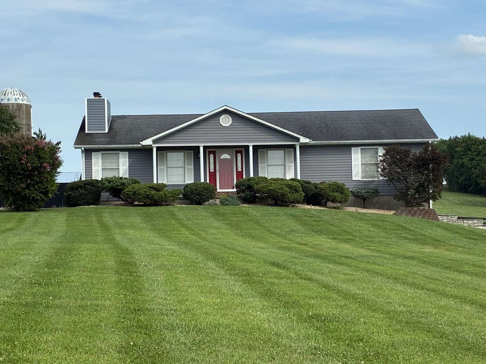 27 Acres of Land with Home for Sale in Harrodsburg, Kentucky