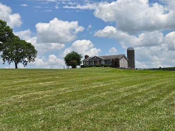 27 Acres of Land with Home for Sale in Harrodsburg, Kentucky