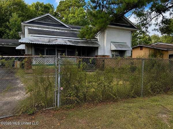 19 Acres of Land with Home for Sale in Hattiesburg, Mississippi