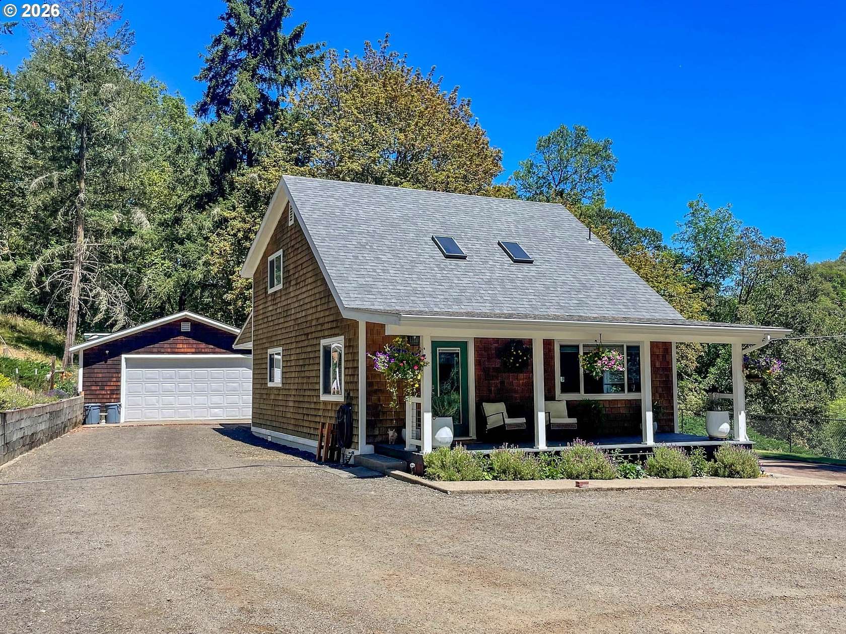 5.13 Acres of Land with Home for Sale in Roseburg, Oregon