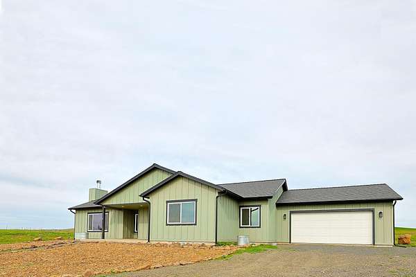 9.66 Acres of Improved Land for Sale in Medical Lake, Washington