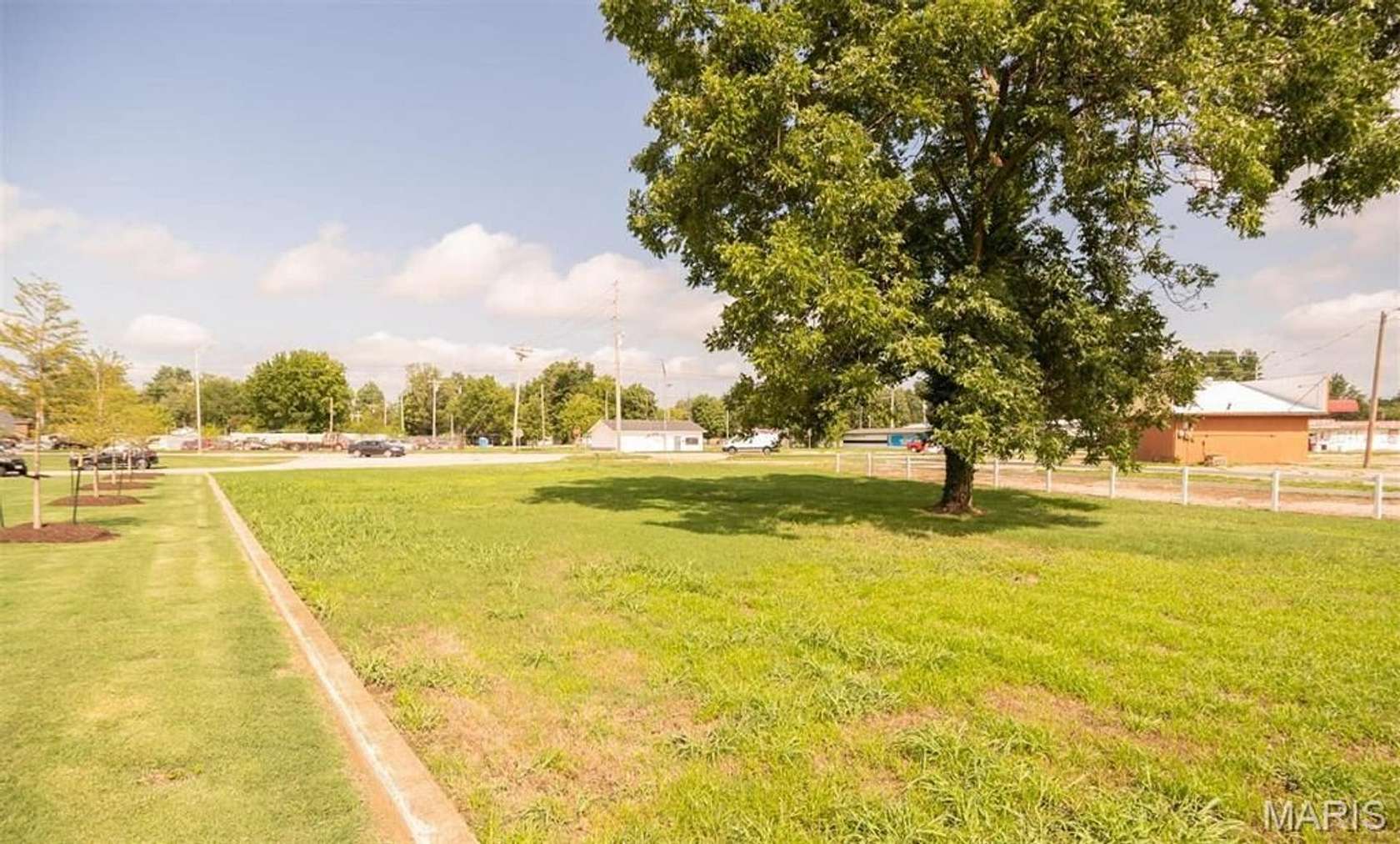 0.29 Acres of Mixed-Use Land for Sale in Poplar Bluff, Missouri