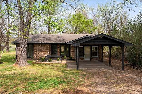 2 Acres of Land with Home for Sale in Hackett, Arkansas