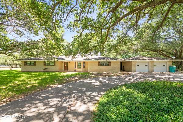4 Acres of Land with Home for Sale in Arnaudville, Louisiana