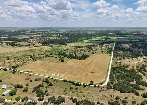 250 Acres of Land with Home for Sale in Hamilton, Texas