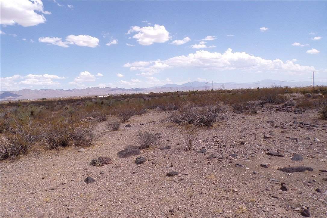 2.33 Acres of Residential Land for Sale in Golden Valley, Arizona