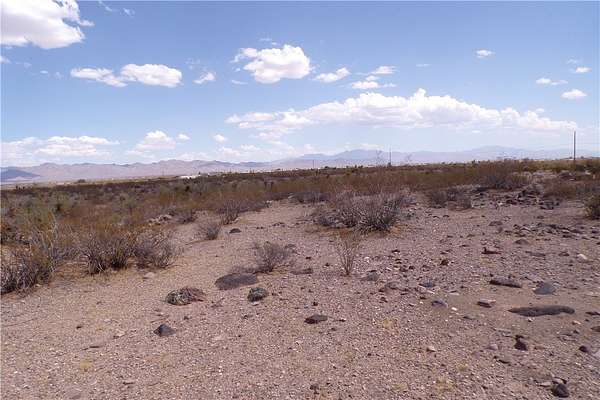2.33 Acres of Residential Land for Sale in Golden Valley, Arizona