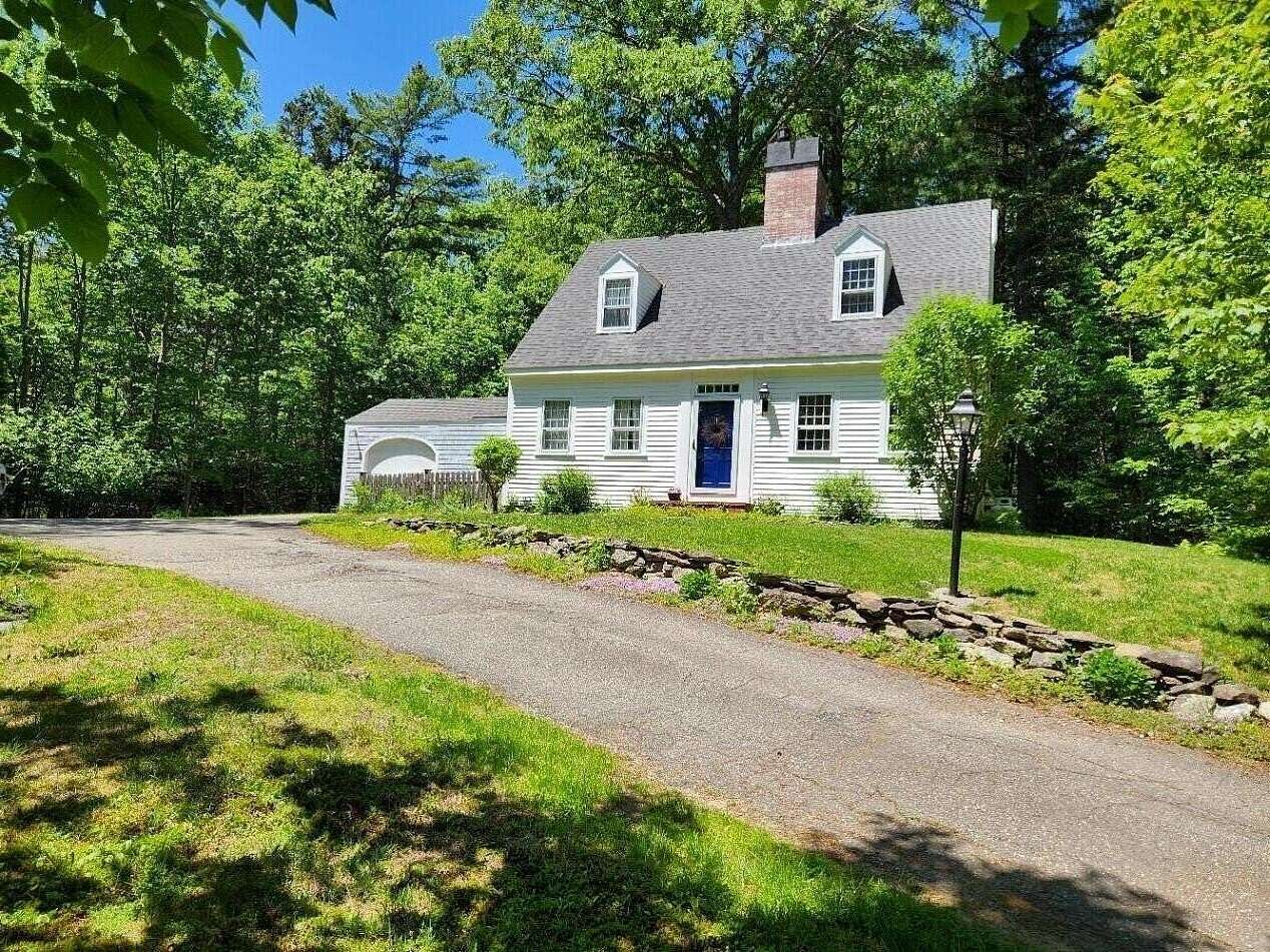 3.2 Acres of Land with Home for Sale in Damariscotta, Maine