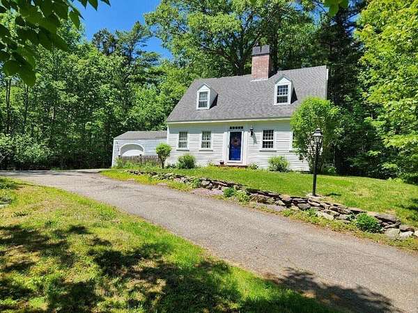 3.2 Acres of Land with Home for Sale in Damariscotta, Maine