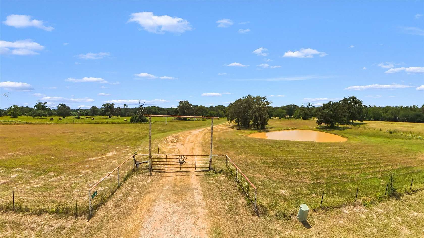 10.5 Acres of Land with Home for Sale in Buffalo, Texas