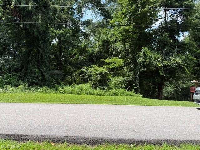2 Acres of Residential Land for Sale in Bellaire, Ohio