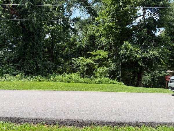 2 Acres of Residential Land for Sale in Bellaire, Ohio