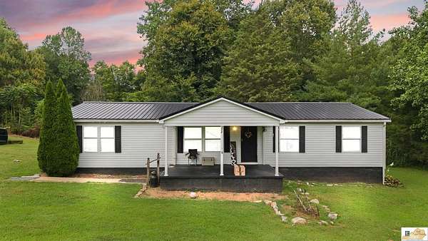 4 Acres of Land with Home for Sale in Edmonton, Kentucky
