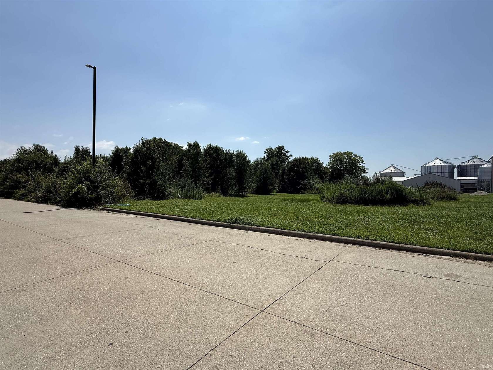 1 Acre of Commercial Land for Sale in Haubstadt, Indiana
