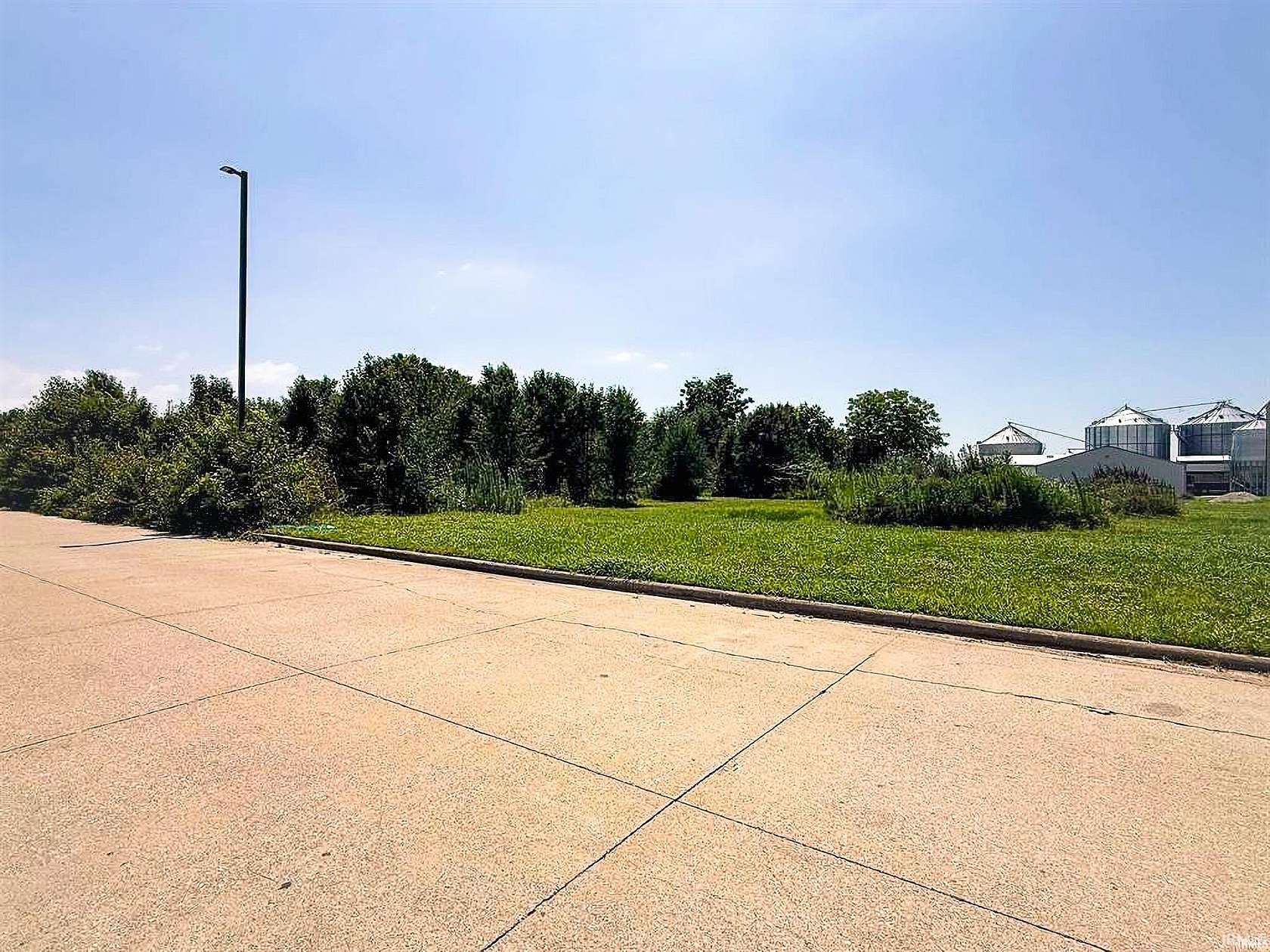 1 Acre of Commercial Land for Sale in Haubstadt, Indiana
