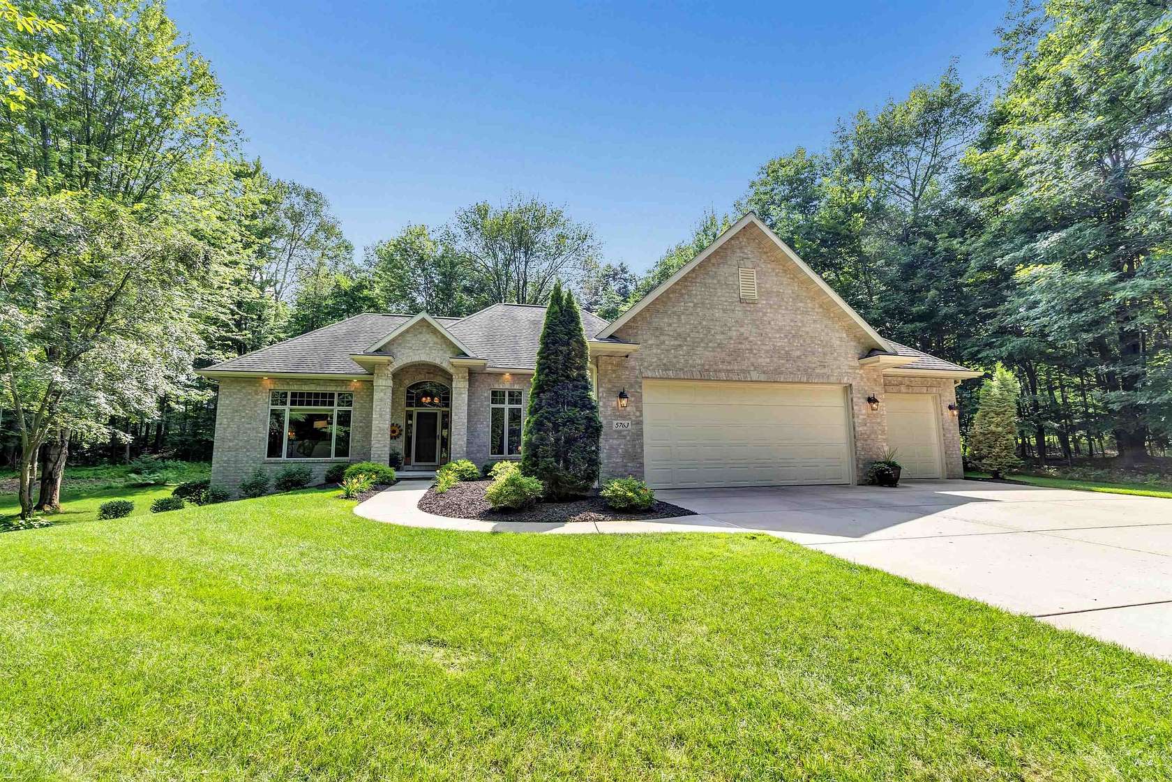 1.5 Acres of Land with Home for Sale in Little Suamico, Wisconsin