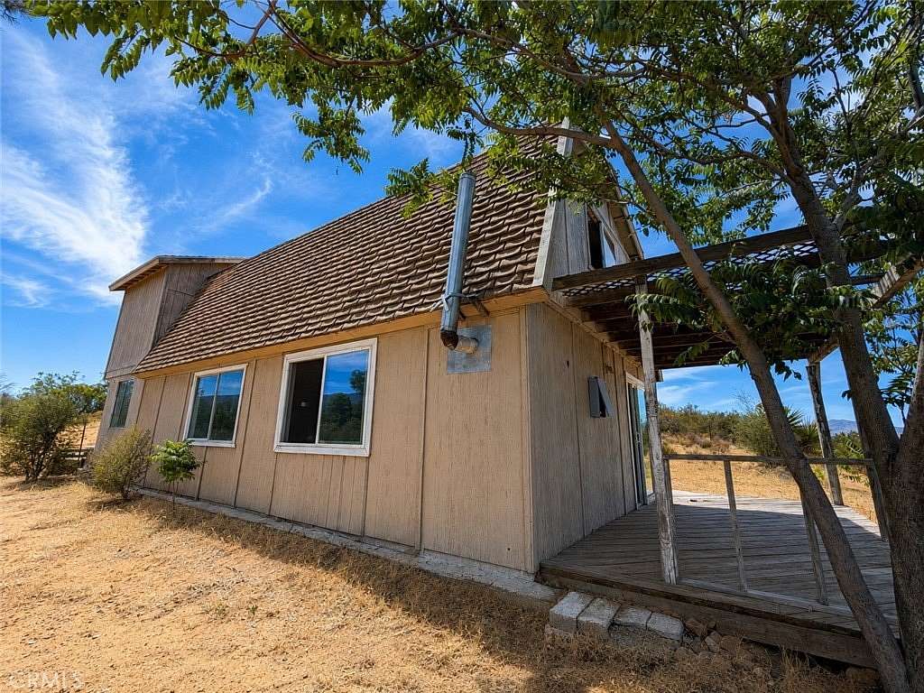 5 Acres of Land with Home for Sale in Anza, California